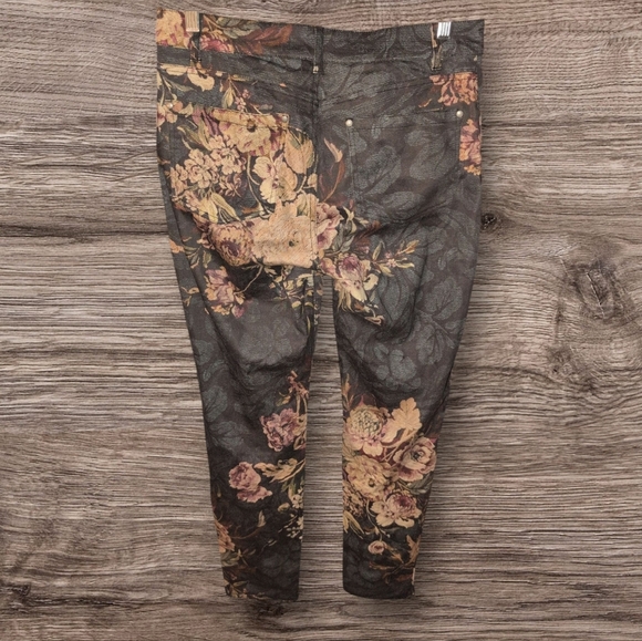 Peruvian Connection Floral Patterned Women's Jeans - Picture 2 of 4